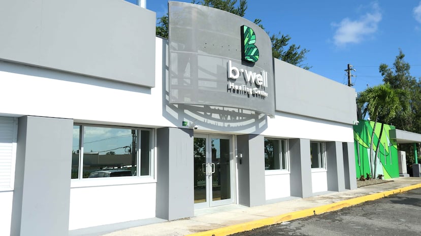 Los dispensarios b.well Healing Center estarán tomando la temperatura de todos los que acudan a recoger pedidos. (Suministrada)