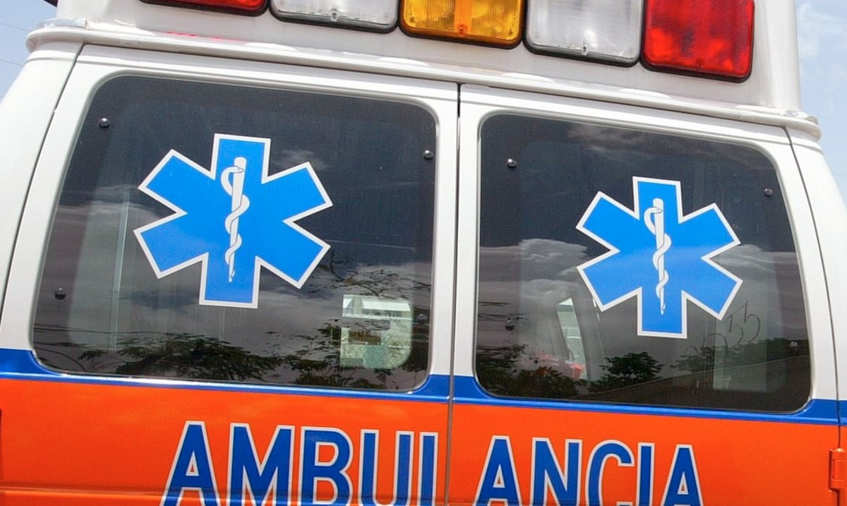 Seis menores reciben atención médica tras ingerir jugo con posible presencia de vidrio
