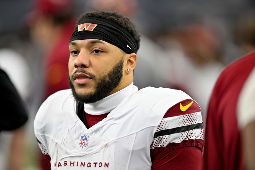 Chris Rodriguez Jr., de los Commanders de Washington, es de abuelo boricua.