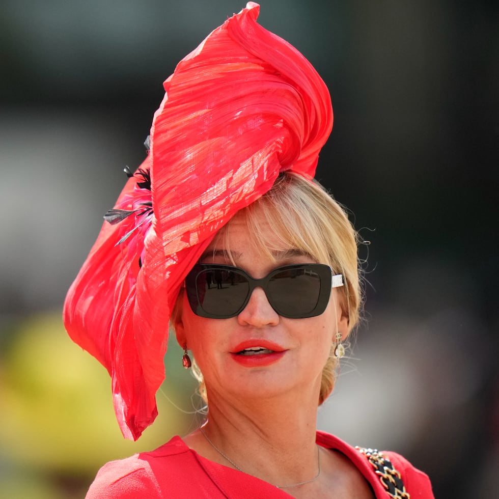 Plumas, color y extravagancia: en el Royal Ascot 2026 los sombreros que se robaron el "show"