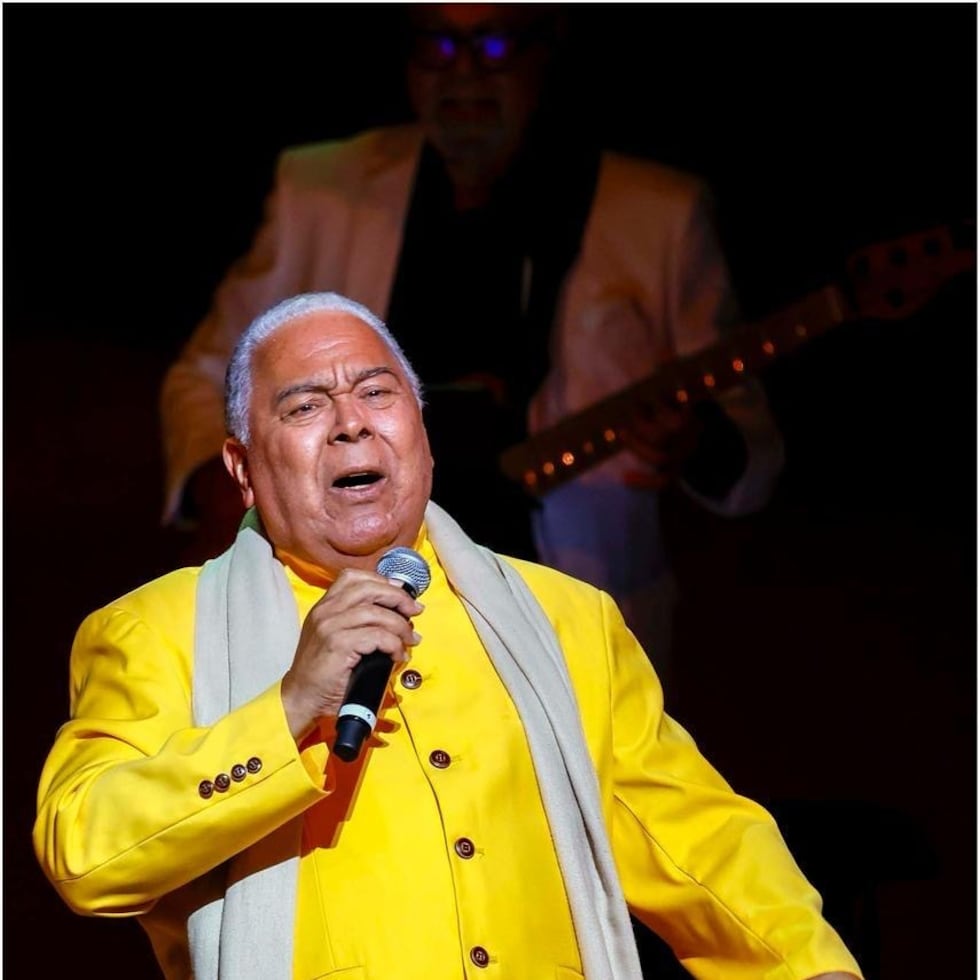 Danny Rivera se dispone a presentar su tercera función del concierto "Inolvidable", una bohemia radial llevada al escenario.