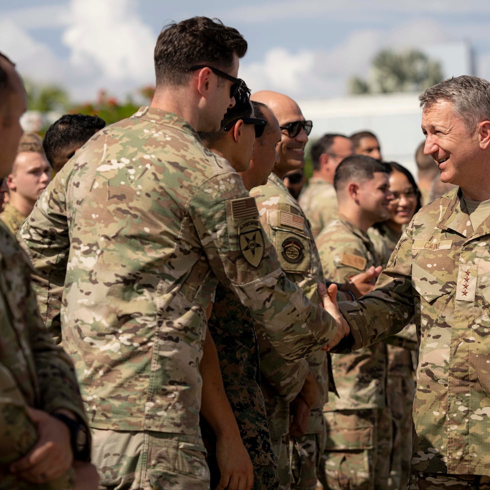During his September 9 visit to Puerto Rico, General Dan Caine also greeted members of the Puerto Rican National Guard.