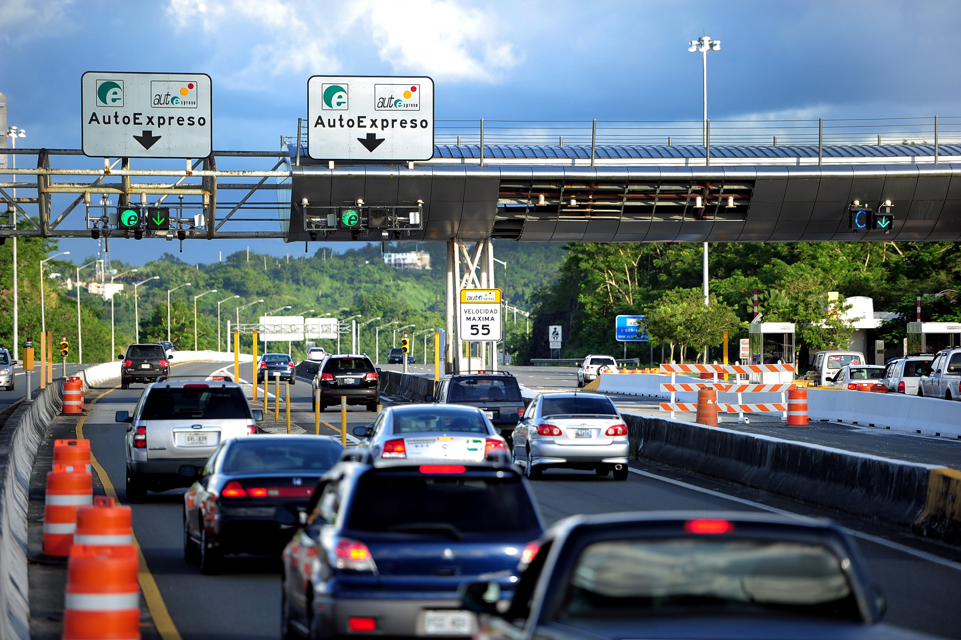 Imagen de la cobertura de: DTOP y la Autoridad de Carreteras rechazan bajar multas de AutoExpreso de $15 a $5