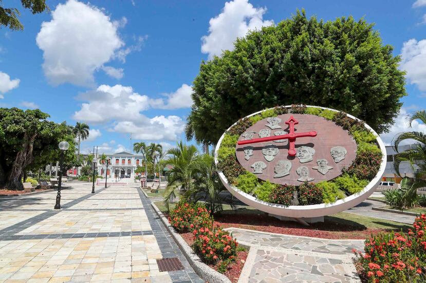 Vista de la plaza pública de Caguas.