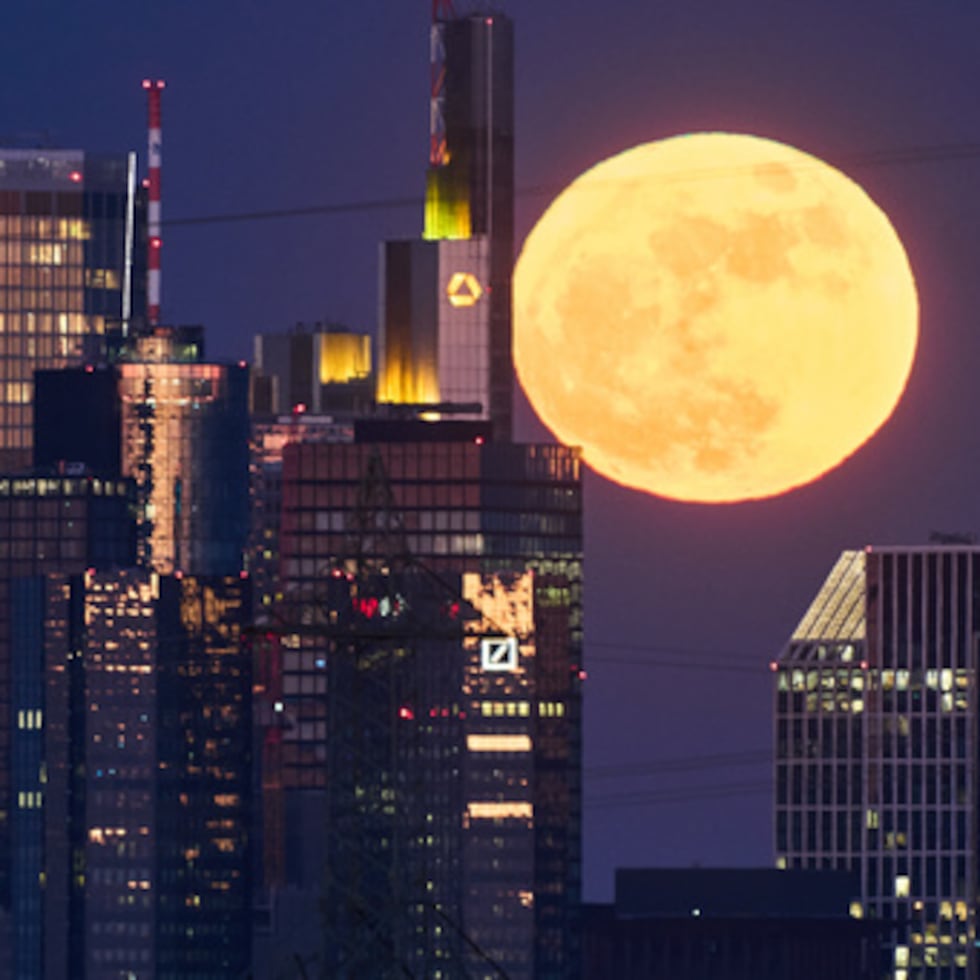 La primera luna llena del mes fue el 1 de mayo.