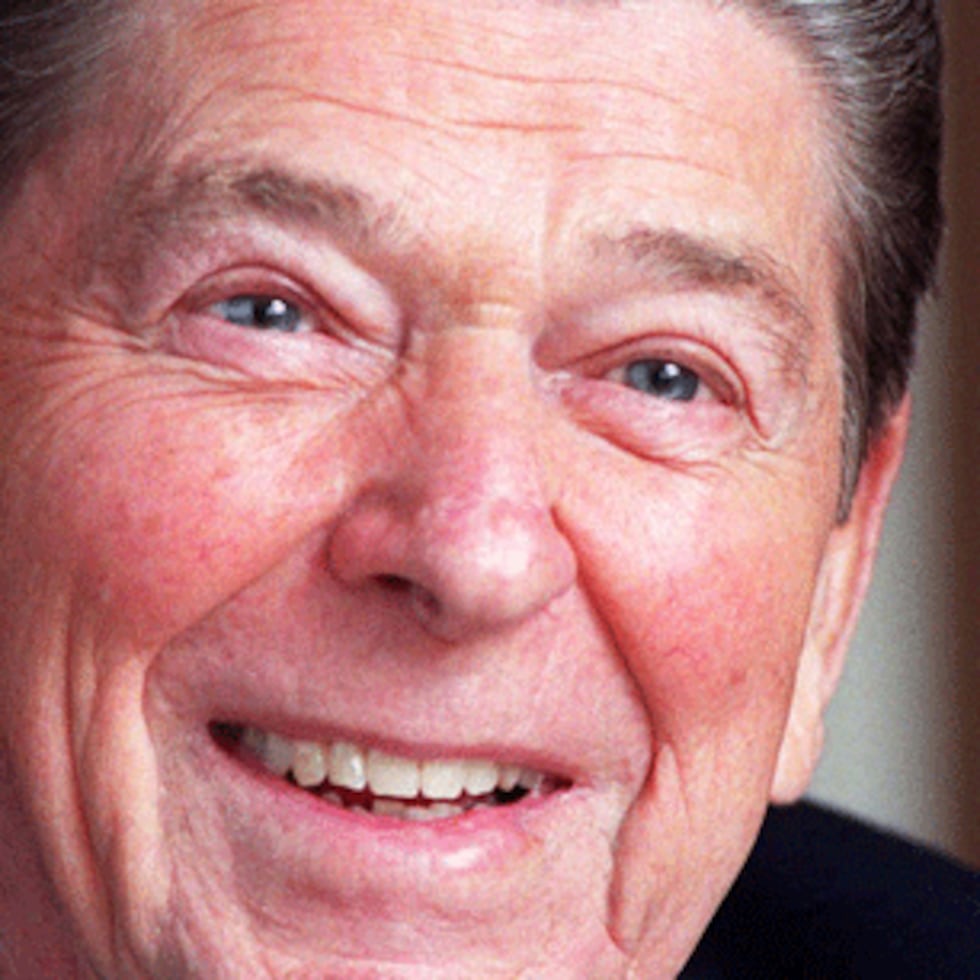 Este “nuevo conservadurismo” se nutre principalmente del pensamiento neoliberal desarrollado por los gobiernos de Ronald Reagan en Estados Unidos y Margaret Thatcher en el Reino Unido, señala Emilio Pantojas.