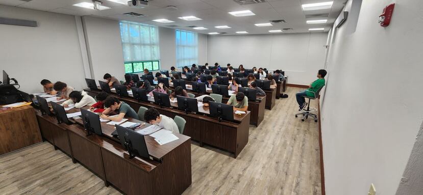 Los estudiantes con las mayores puntuaciones serán invitados a participar en la segunda fase de las Olimpiadas Matemáticas de Puerto Rico, que se llevará a cabo de manera presencial en la UPR de Mayagüez en noviembre de 2026.