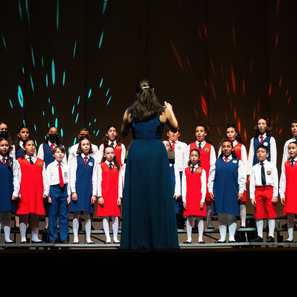 Evy va a tener 92 años. Hace sesenta, fundó el Coro de Niños de San Juan que hoy es reconocido como patrimonio cultural, histórico y social de Puerto Rico, destaca Benigno Trigo.