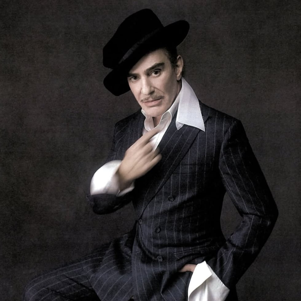 Galliano, de 65 años, dejó en 2024 la dirección creativa de Maison Margiela tras diez años al frente de sus talleres