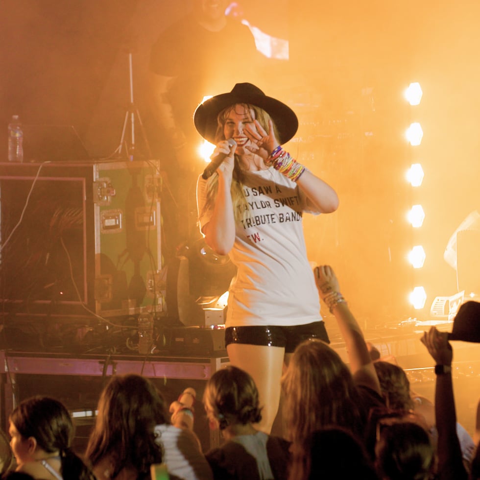 La cantante Sinead Angele Fahey, vocalista de la banda Taylorville.