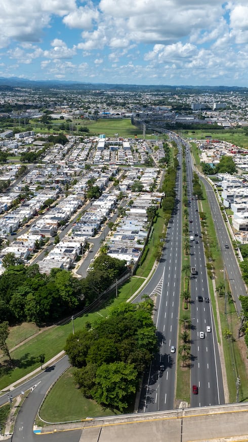 Al atravesar la carretera 177 se evidencia la gran cantidad de desarrollos comerciales y de vivienda en esta zona.