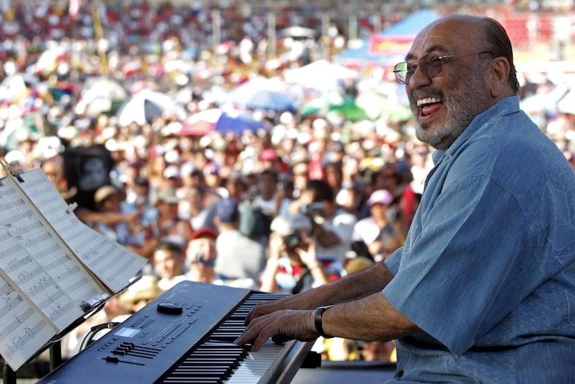 Carolina , Marzo 19 , 2006 . Estadio Roberto Clemente Walker de Carolina . Celebracion del Dia Nacional de la Salsa en el cual se le rindio homenaje postumo a Charlie Palmieri y a Tito Rodriguez . En la foto Eddie Palmieri .
Foto por : Ramon Tonito Zayas