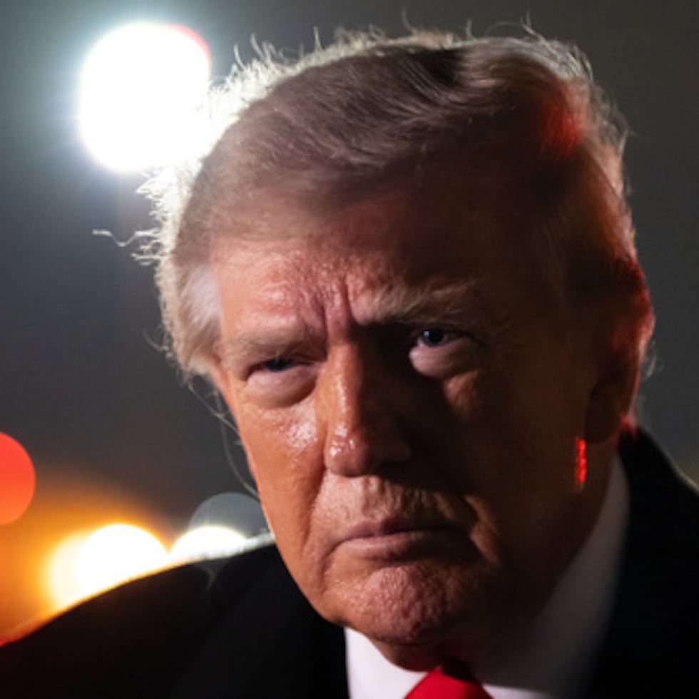 El respaldo al trabajo de Trump ha descendido al 24% entre los latinos, según la encuesta del Pew Research Center.