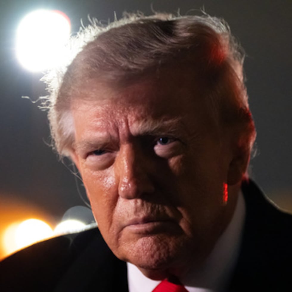 Trump no descartó la posibilidad de eliminación del gravamen aduanero del 12.5% que pesa sobre ciertos bienes colombianas que entran en Estados Unidos e indicó que el presidente de Colombia era su amigo.
