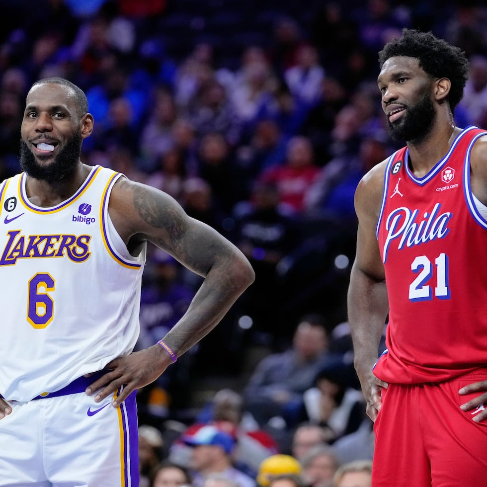 LeBron James y Joel Embiid serán compañeros de equipo en Filadelfia.