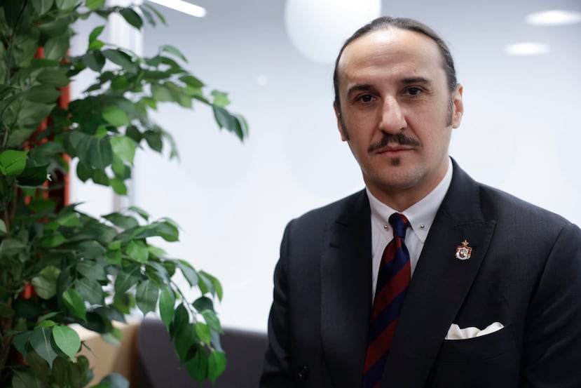 La institución internacional de diplomacia ambiental TEON (The Embassy of Nature) ha anunciado el nombramiento del jurista español Daniel del Valle como director ejecutivo y ha propuesto a Madrid, como capital de la hispanidad, para que sea su principal centro de operaciones en Europa e impulsar un modelo de capitalismo ambiental y cultural que conecte a los países hispanos. Así lo ha anunciado en Madrid el presidente y fundador de la entidad, Luis Felipe Fernández-Salvador y Campodonico, VI marqués de Lises, en un acto vinculado al Día Mundial de la Vida Silvestre de Naciones Unidas.-EFE/ Zipi