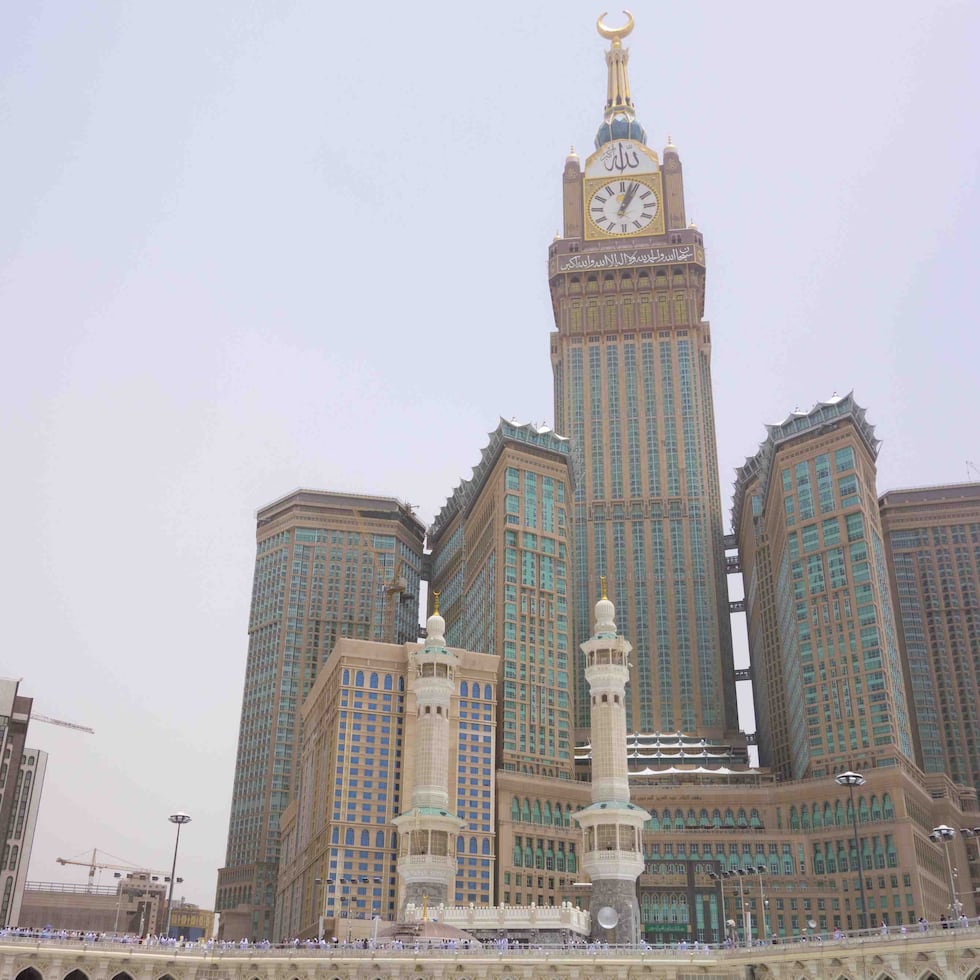 Unos de los temas centrales del plan de MBS era mejorar la pésima reputación del país. A pesar del plan maestro, Arabia Saudita sigue siendo un país súper-dúper conservador, destaca Joaki Monserrate.