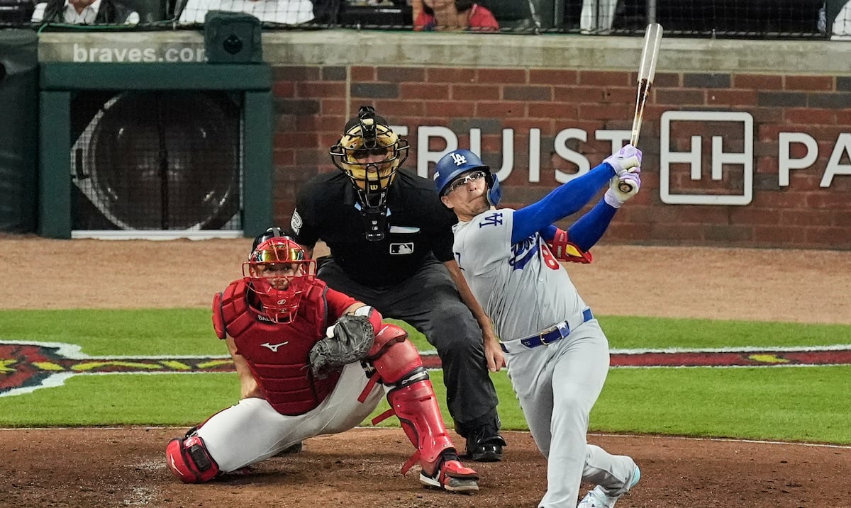 Kike Hernández alcanza marca histórica de jonrones en postemporada de Grandes Ligas