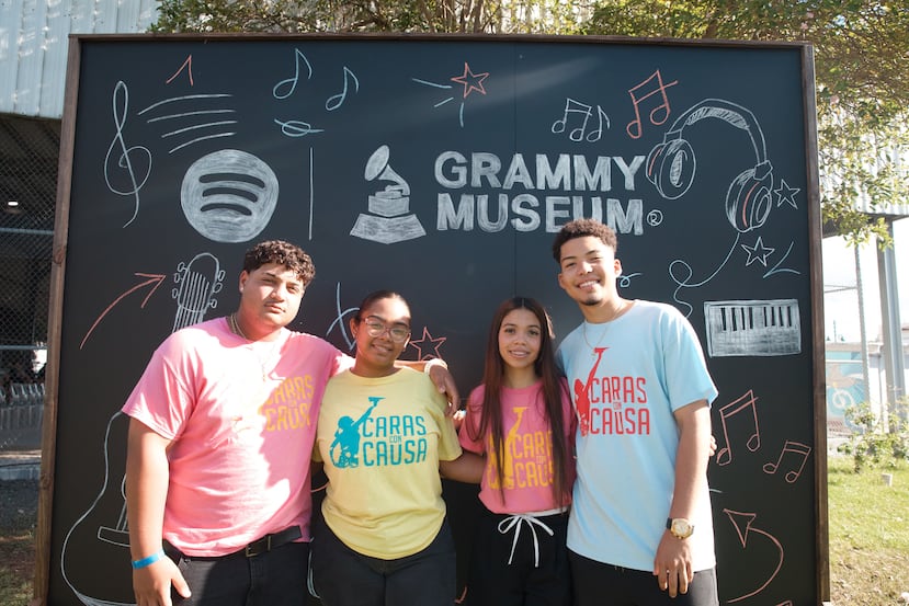 Los estudiantes de la Escuela Superior Rosalina Caraballo de Martínez, en Cataño participaron de paneles, clases y presentaciones musicales, como parte de la iniciativa Grammy en las Escuelas traidas por Grammy Museum, Spotify y Fundación Rimas.