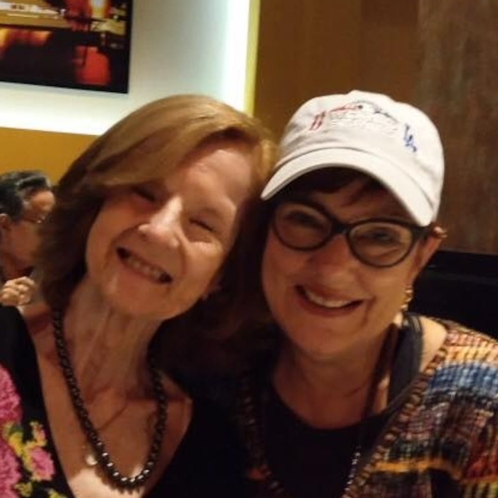 Lily García con su tía Annie.