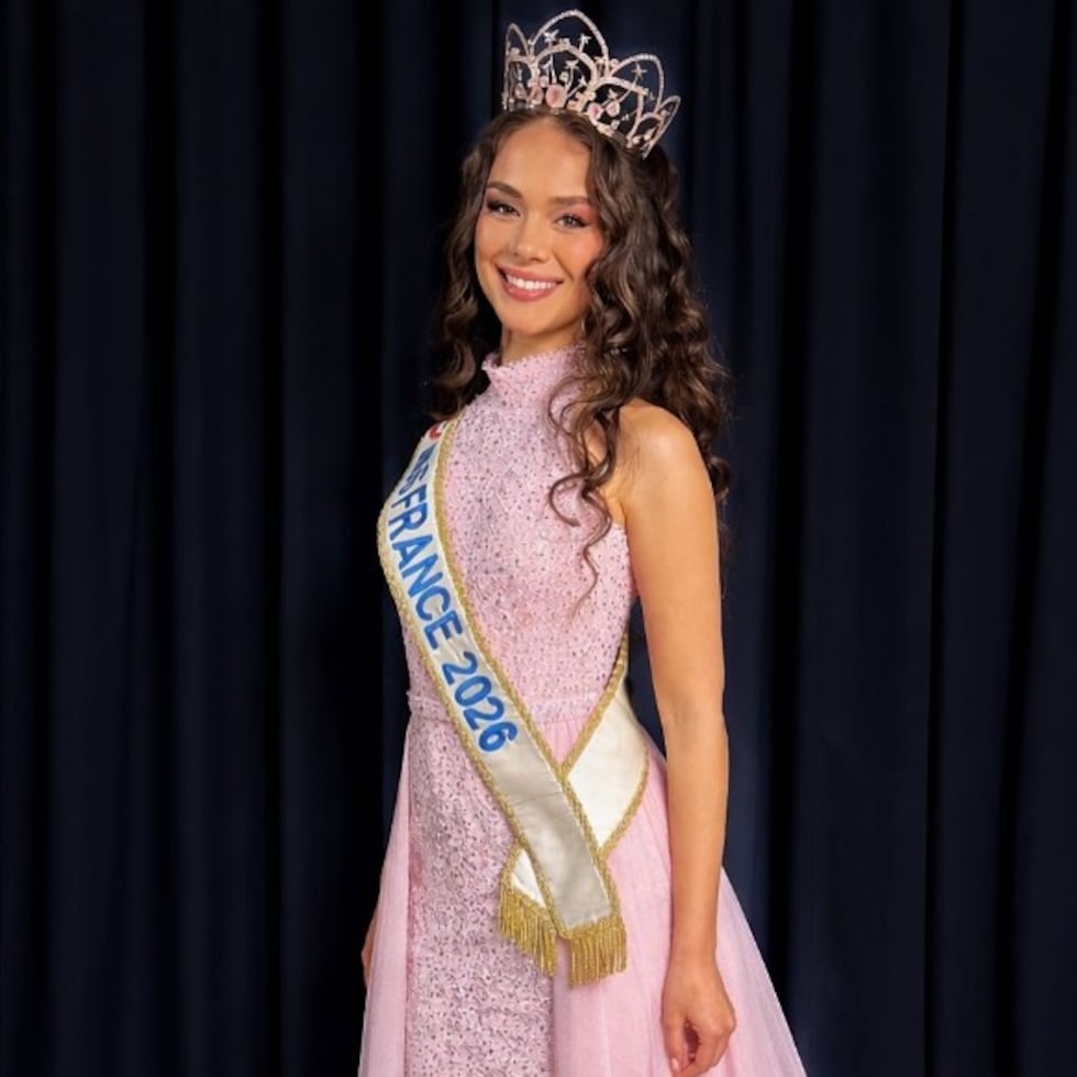 El título de Miss France 2026 lo lleva Hinaupoko Devèze.
