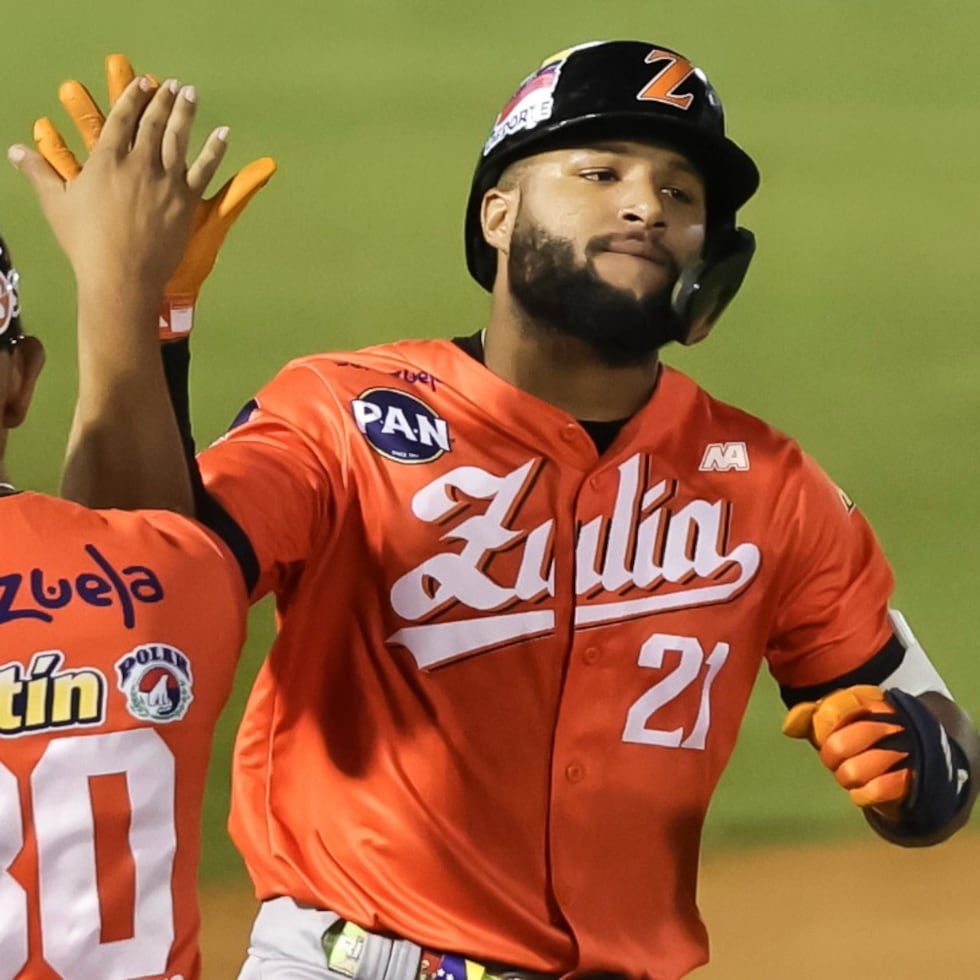 Jackson Chourio, de Águilas del Zulia, en acción en la liga venezolana de béisbol.