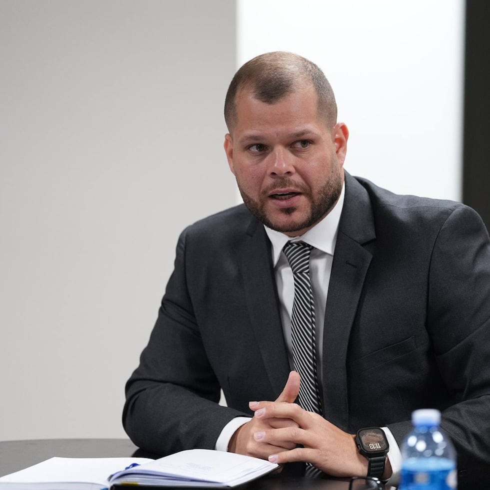 Juan A. Rosario Hernández, administrador de Vivienda Pública, reiteró que, en octubre, terminarán con la mitigación en los 40 complejos de vivienda que restan por impactar.