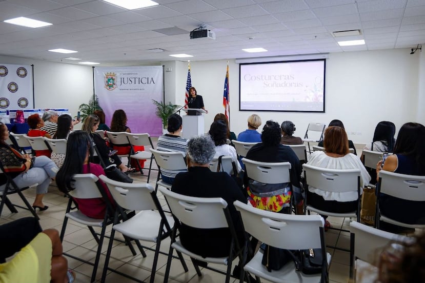Más de 30 mujeres sobrevivientes de delito completaron un proceso de formación y apoyo impulsado por el Departamento de Justicia.