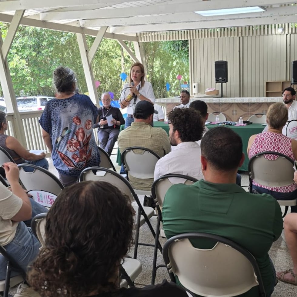 Residentes llegaron hasta el Jardín Botánico de la UPR, en Río Piedras, para reunirse con la administración y sugerir medidas de seguridad adicionales en las zonas afectadas.