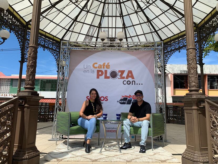 La periodista Mariela Fullana y el salsero Norberto Vélez.