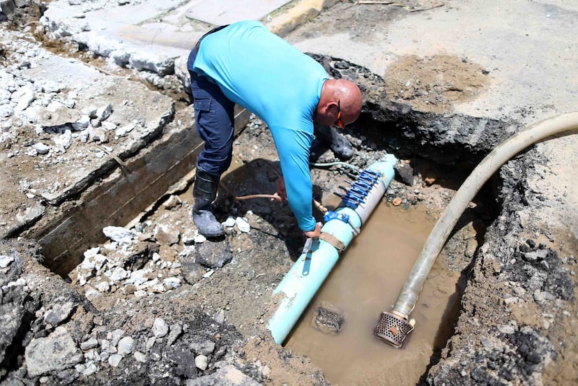 Brigadas de la AAA repararán un salidero en la intersección de las calles Delcase y Clemenceau en Condado. (GFR Media)