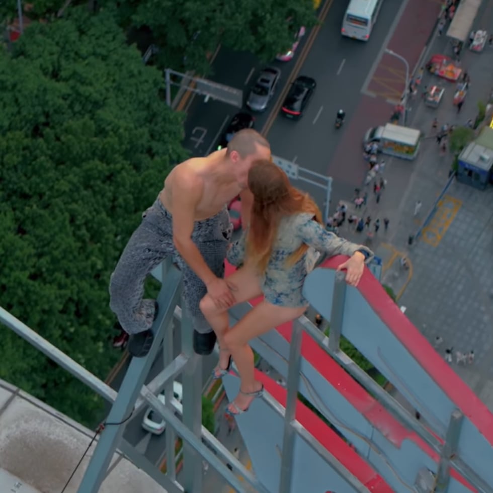 Nikolau, de 33 años, y Beerkus, de 32, treparon hasta la punta de la torre de transmisión del Empire State Building