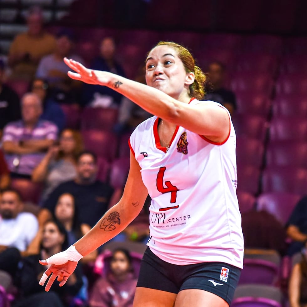 La acomodadora ponceña Raymariely Santos no estará disponible para el segundo juego de la serie final este sábado por una dolencia en la espalda.