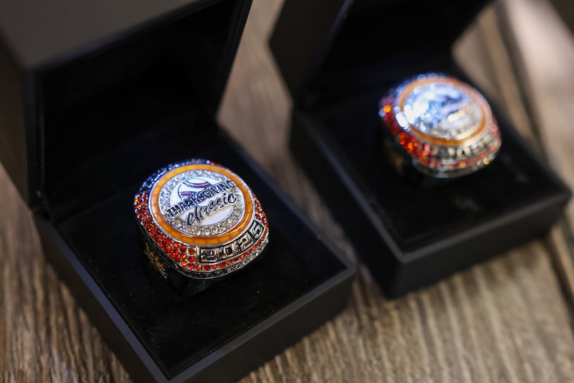 En detalle, la sortija del equipo campeón del Thanksgiving Classic, que se celebrará del 23 al 28 de noviembre de 2025, en Caguas.