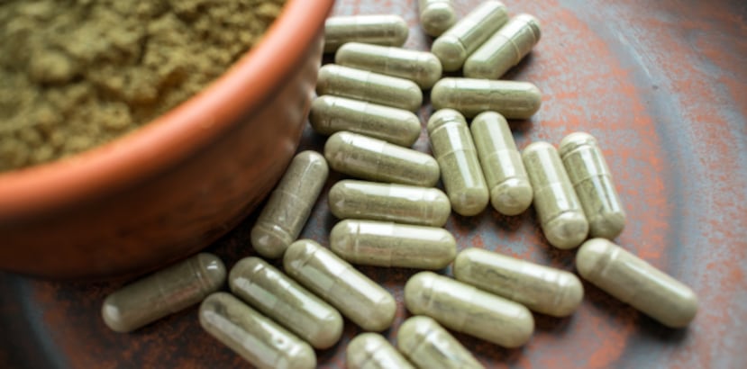Cápsulas de kratom. (Shutterstock)