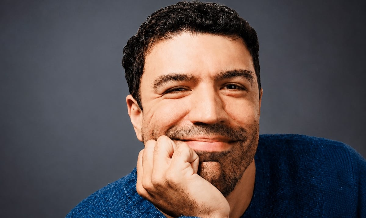 Maestro boricua regala cuentos en Nueva York para conquistar lectores