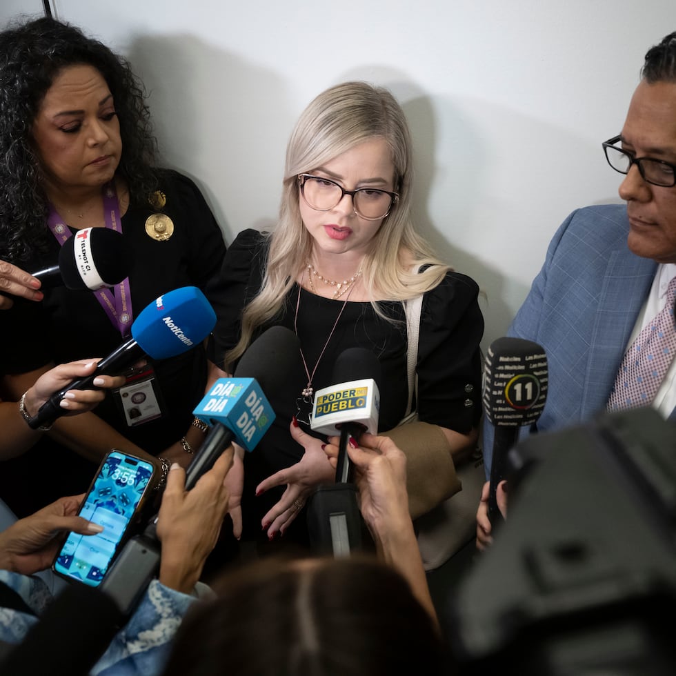 La fiscal Myriam Nieves (centro) y el jefe de fiscales Juan Ramos García (der) indicaron que las nuevas denuncias dependerán de obtener las pruebas y el interés de testigos.