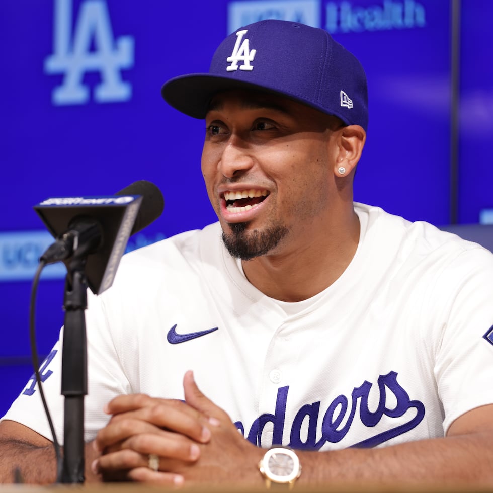 El cerrador boricua Edwin "Sugar" Díaz habla en su presentación como nuevo pitcher de los Dodgers de Los Ángeles.