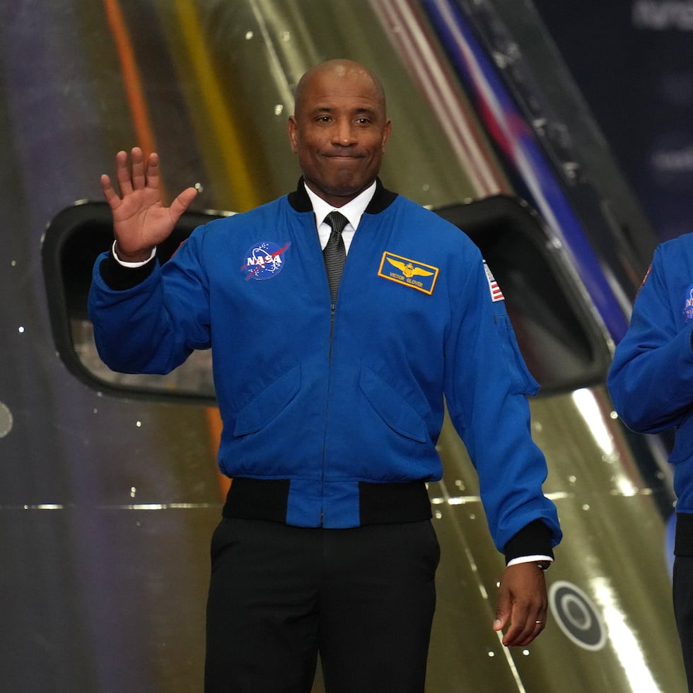 Reid Wiseman, comandante de la misión, y Victor Glover, piloto de la cápsula Orión, ejercerán como astronautas eméritos