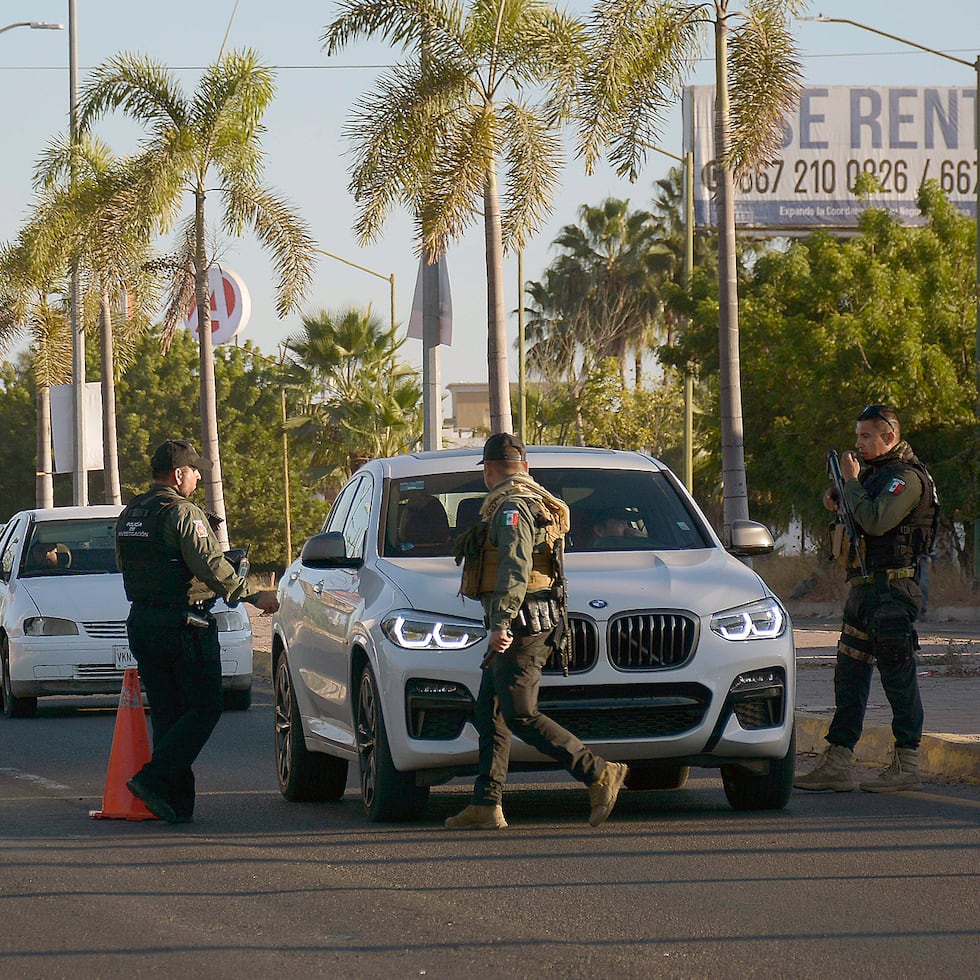 Las autoridades informaron que tras verificar su identidad, Remigio ‘N’ fue trasladado vía aérea a la Ciudad de México para continuar con el proceso de extradición.