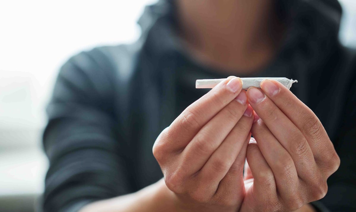 Encuentran cigarrillo de marihuana dentro de la cartuchera de una menor en Toa Alta