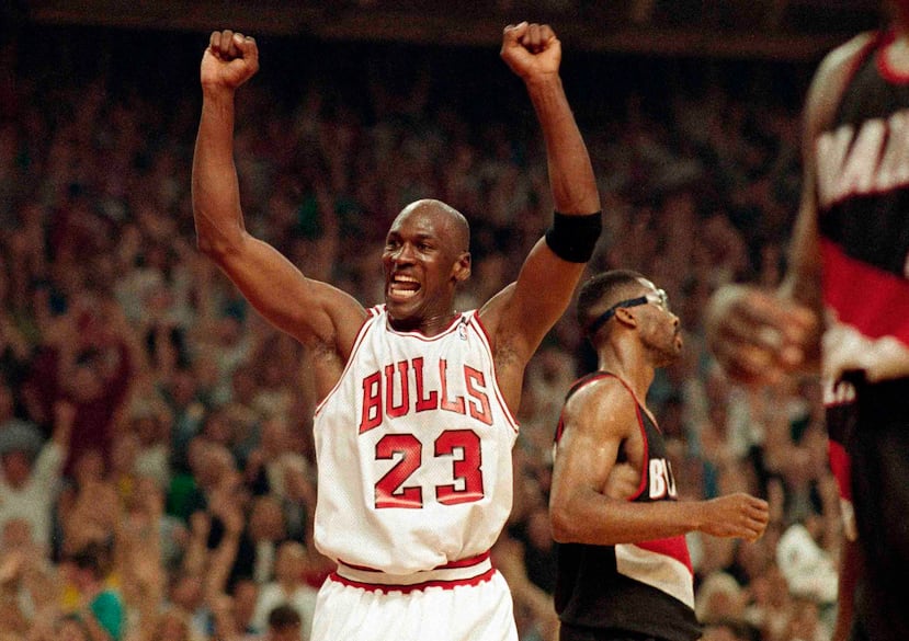 Michael Jordan también tuvo sus diferencias con el dueño de los Bulls de Chicago, Jerry Reinsdorf. (AP)