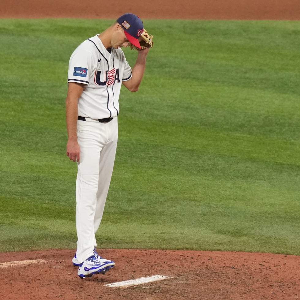 Tyler Rogers, relevista de Estados Unidos durante el juego ante Venezuela.