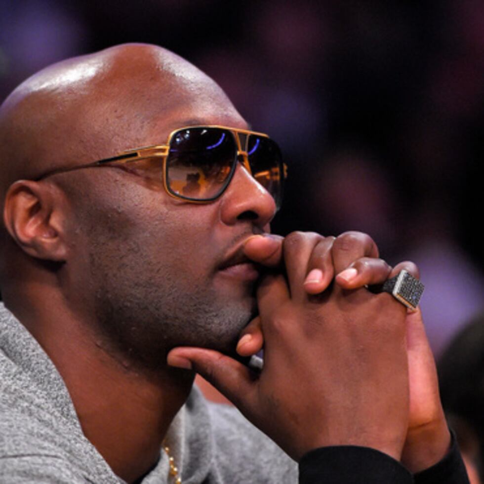 El exjugador de Los Ángeles Lakers, Lamar Odom, podría enfrentarse a cargos que incluyen DUI, velocidad excesiva y no mantener correctamente un carril de circulación.