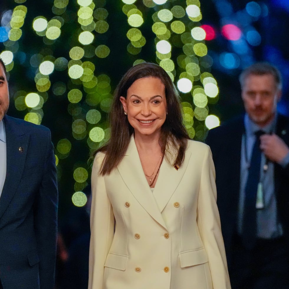 María Corina Machado visita Oslo junto al presidente del parlamento noruego, Masud Gharahkhani.