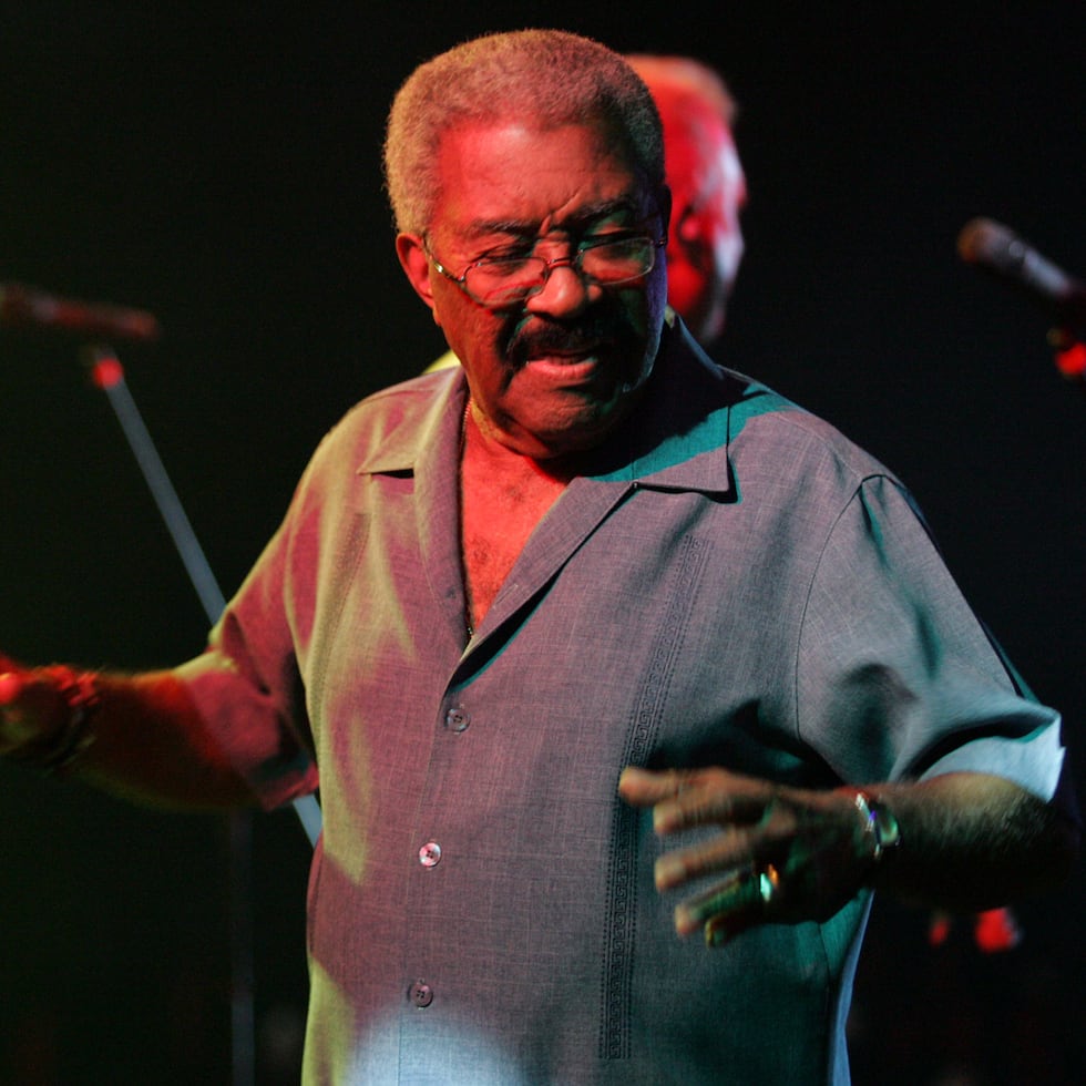 2/14/07 - QUITO, ECUADOR. CONCIERTO SALSA CON AMOR EN EL COLISEO DE QUITO. EN LA FOTO EL GRAN COMBO DE PUERTO RICO MIENTRAS SE PRESENTABA EN EL CONCIERTO. EN LA FOTO DON RAFAEL ITHIER.
(Primera Hora/Juan Luis Martinez)