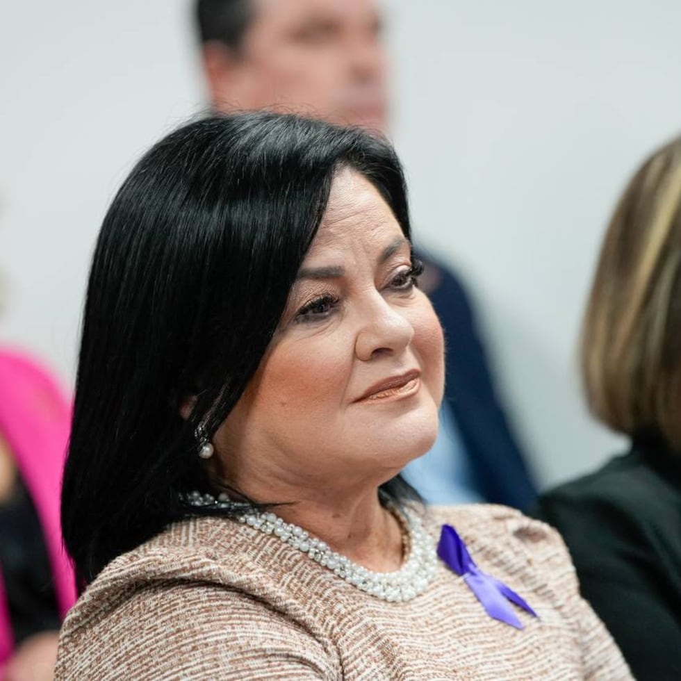Una imagen de archivo de la subsecretaria de Justicia, Annette Esteves Serrano, participando de una conferencia de prensa en la Oficina de la Procuradora de las Mujeres.