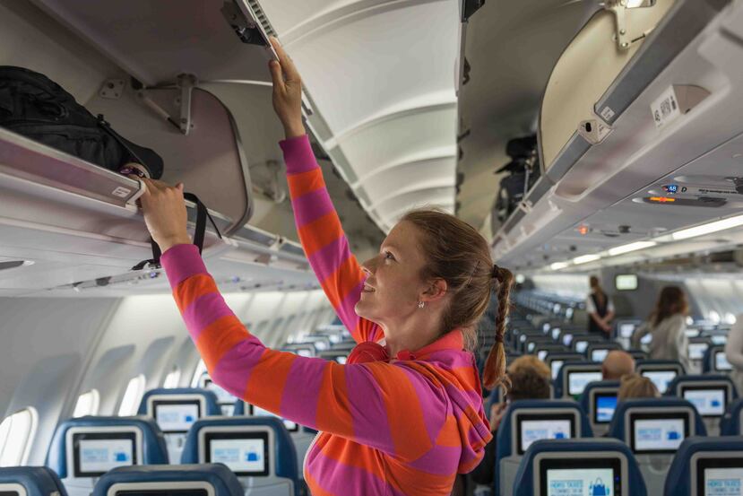 Si buscas espacio para tu equipaje The Huffington Post recomienda los asientos de la parte trasera del avión de la mayoría de las líneas aéreas. (Foto: Shutterstock.com)