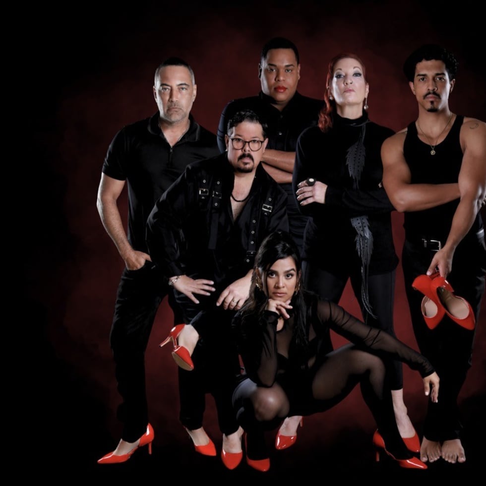 El elenco está integrado por José Brocco, Cristina Sesto, Edwin Ocasio, Esteban Calderón, Julio Vizcarrondo y Kiara Santana, bajo la dirección de Miguel Vando y la producción de Edwin Batista para Contraparte.