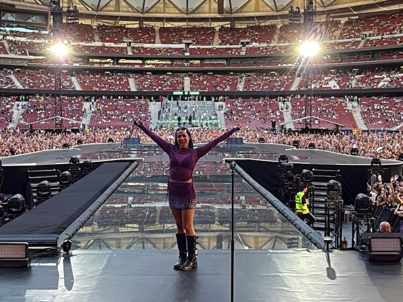 La puertorriqueña Gale abrió el concierto en Madrid de la española Aitana.